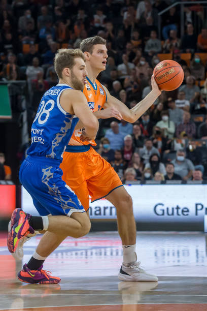 产生了巨大 产生了巨大