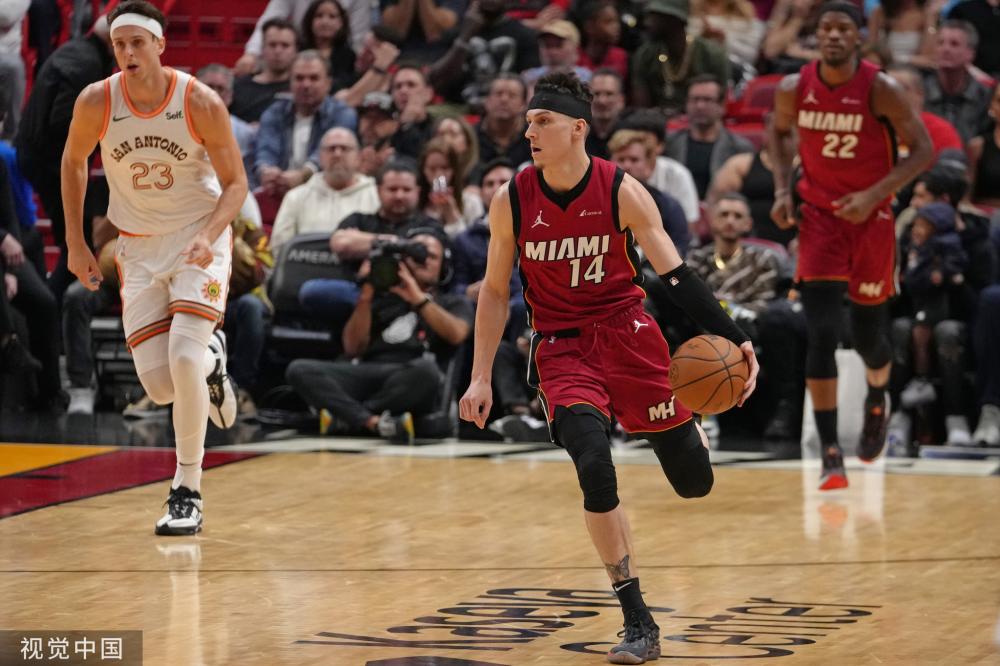 尔沃基雄鹿 尔沃基雄鹿