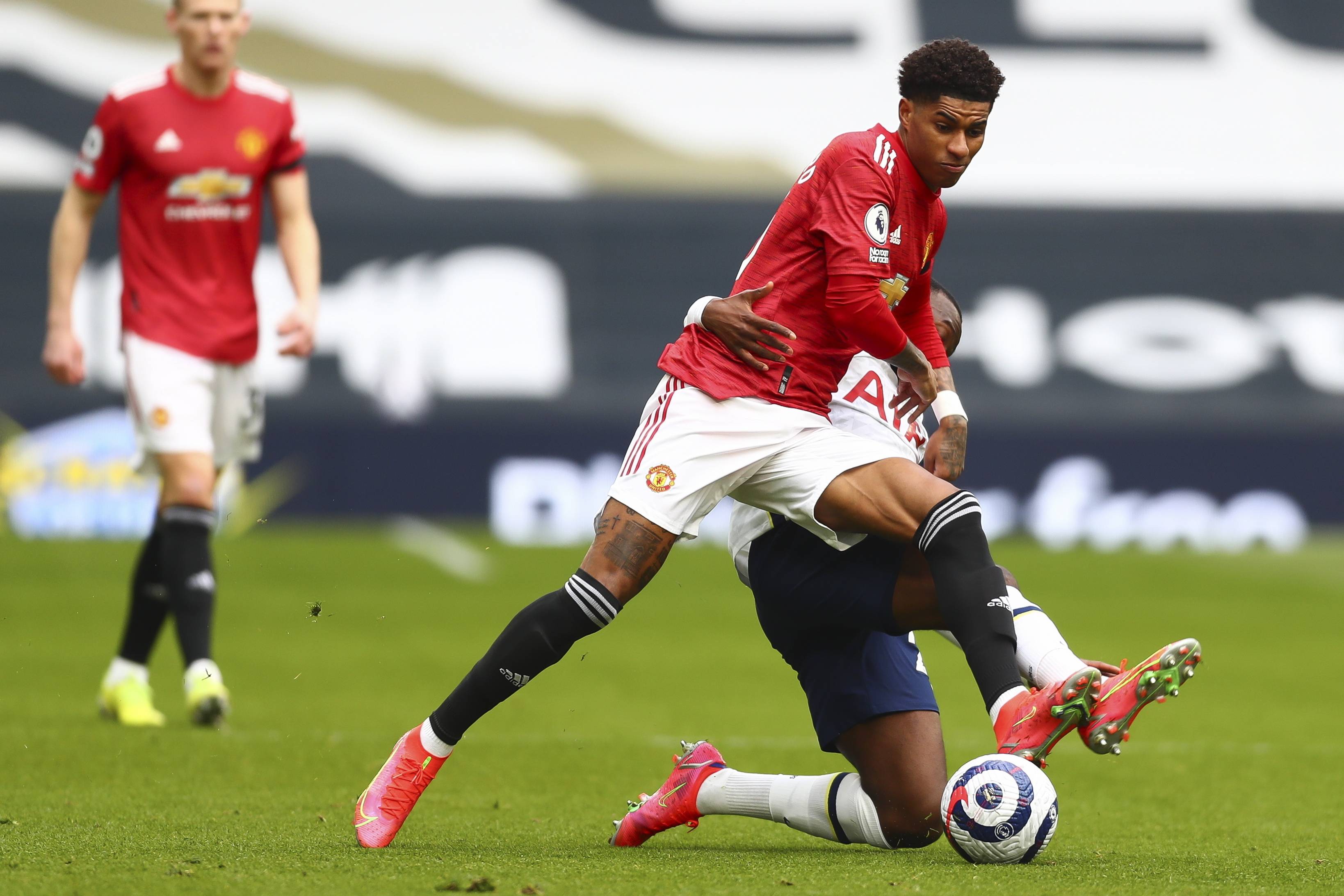 西蒙尼同样 西蒙尼同样