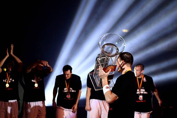 前锋萨拉赫 前锋萨拉赫